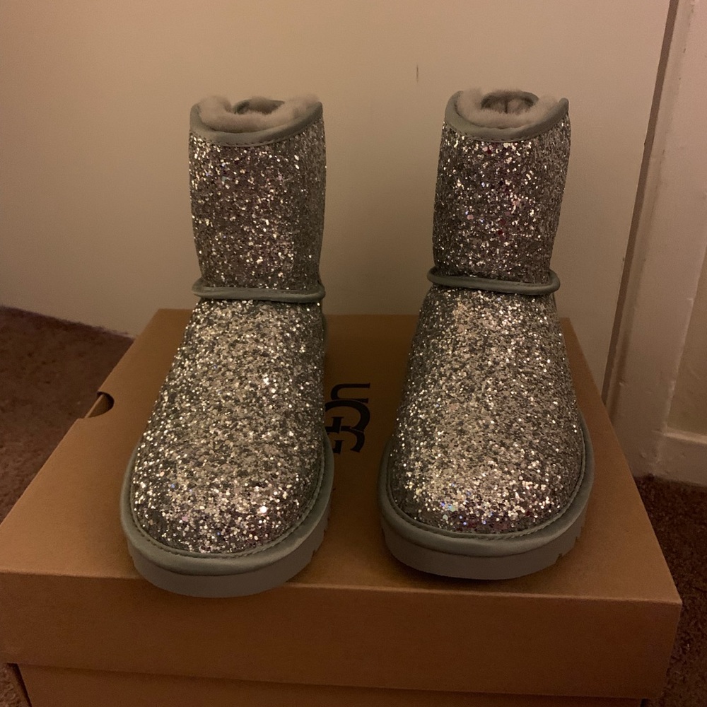 NIB UGG Bailey Bow Mini Cosmos Boots - Picture 4 of 6